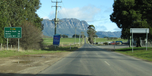 Photo of a sign on an alphanumeric route